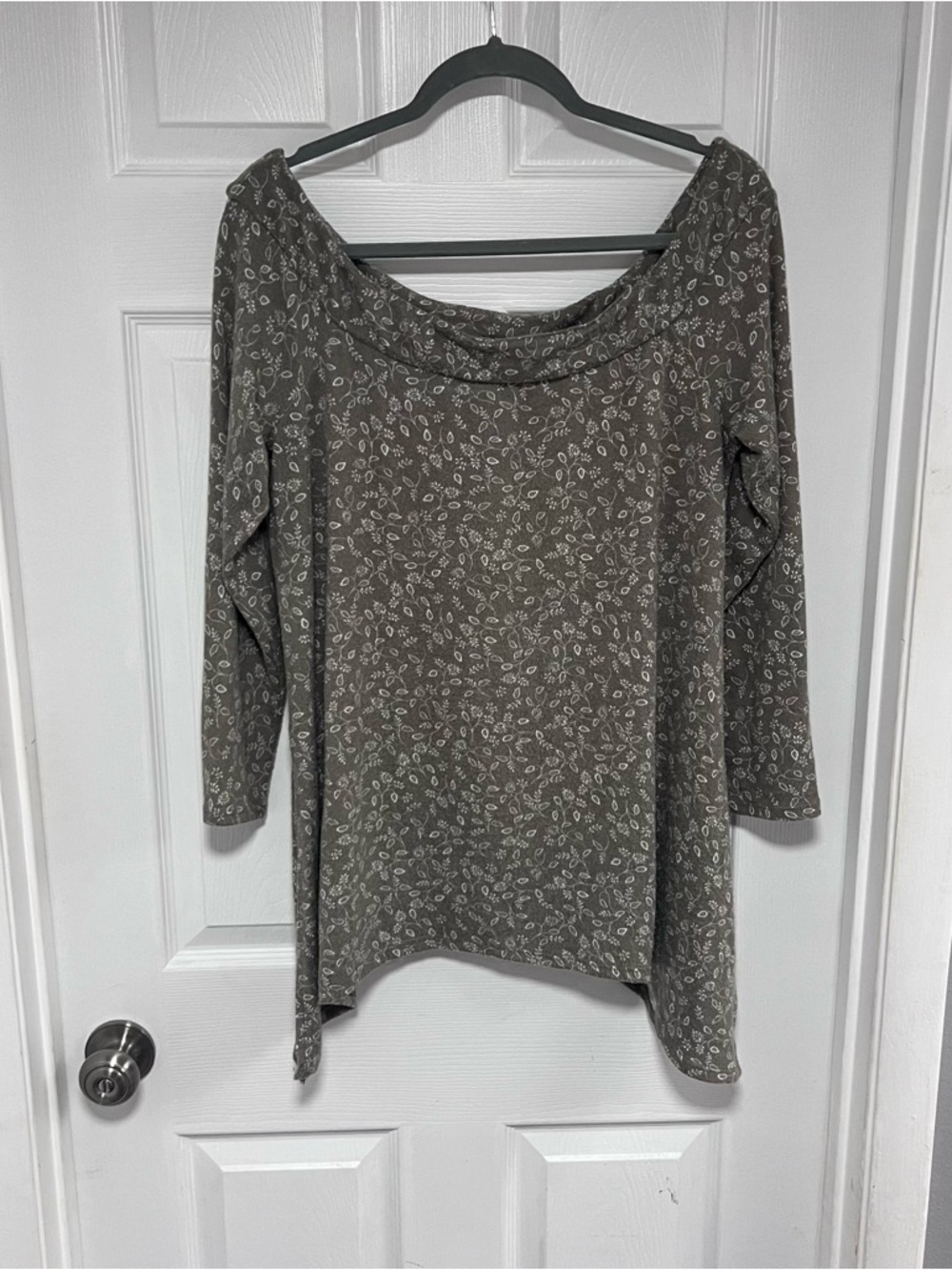 Daytrip Lightweight Olive Floral Print Top Off The Shoulder Size L Super Soft